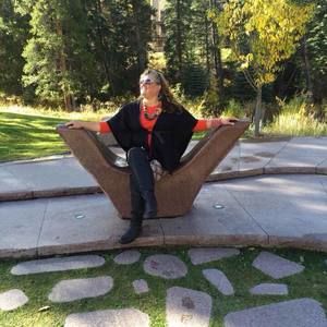 Meet your Posher, Adina